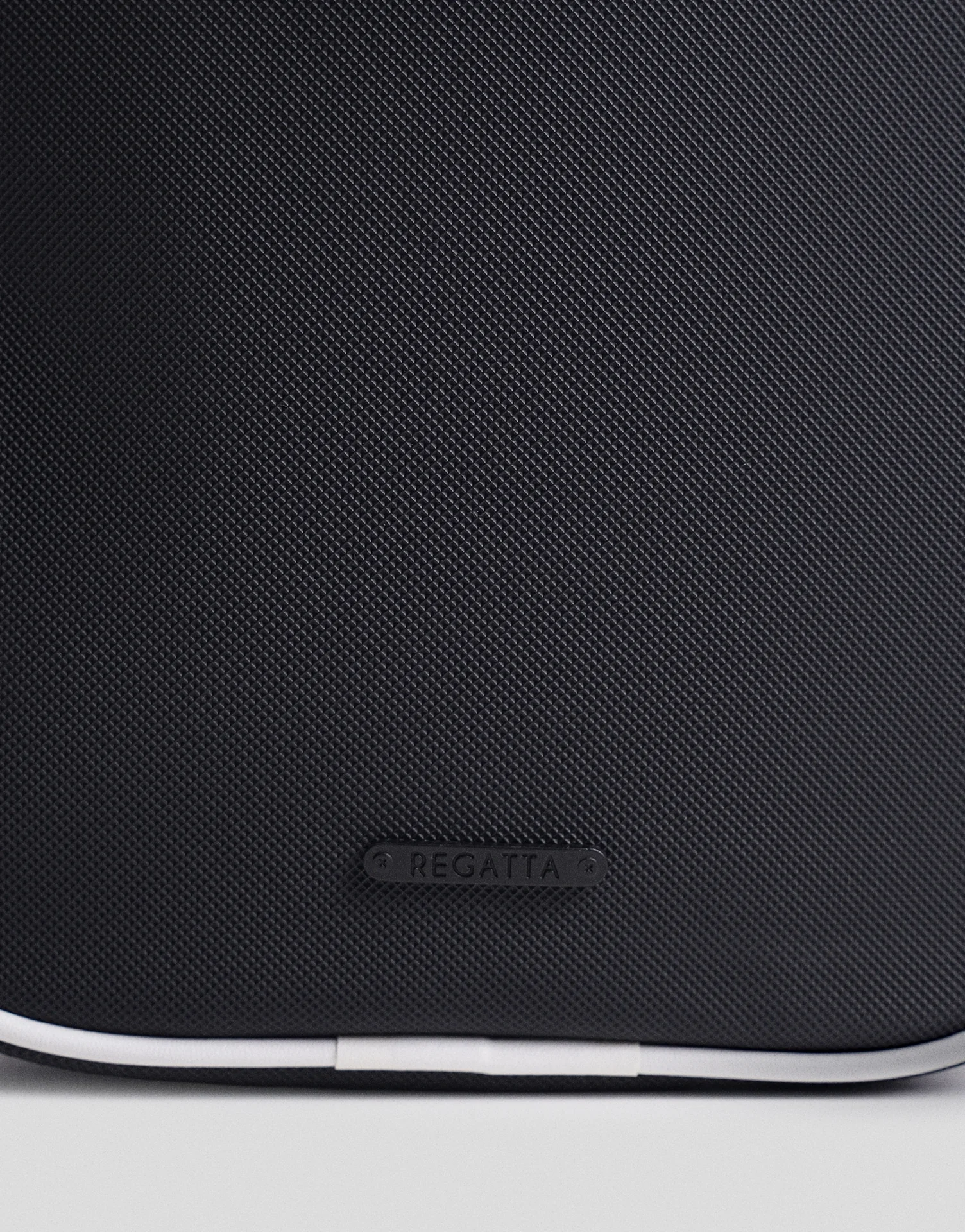 Crossbody Bag With Piping - Image 4